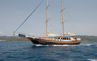 Custom Boats La Reine