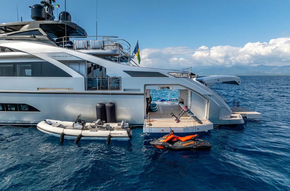 Pershing Cabo
