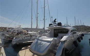 Pershing 74