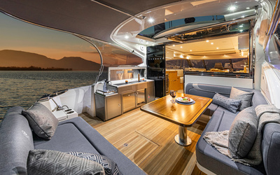 Riviera 5400 Sport Yacht Platinum Edition