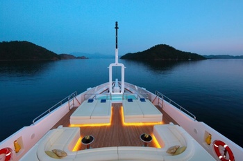 On a new wave: 10 best hybrid superyachts.