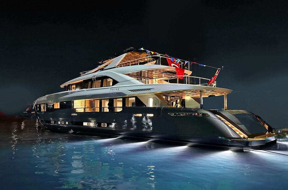 Mengi-Yay Yachts Twins