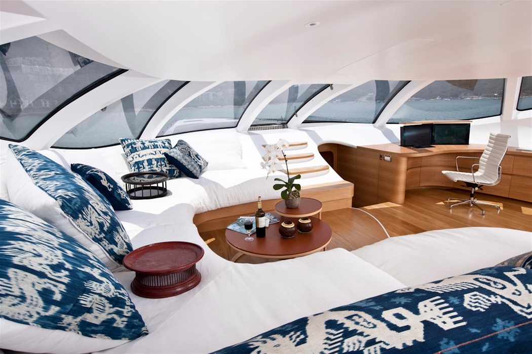 The interior decoration of «Adastra» is a mixture of styles: a little eastern, a little Scandinavian. They obviously wanted to please everyone.