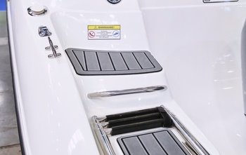 Slider 210