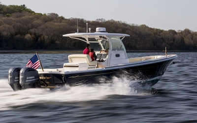 Hunt 32 Center Console