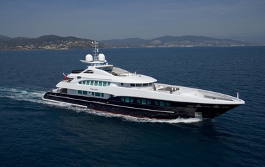 Heesen Atina
