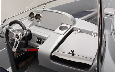 Yamarin Cross 61 Center Console