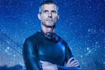 Swim across the Pacific: Benoit Lecomte's new record.