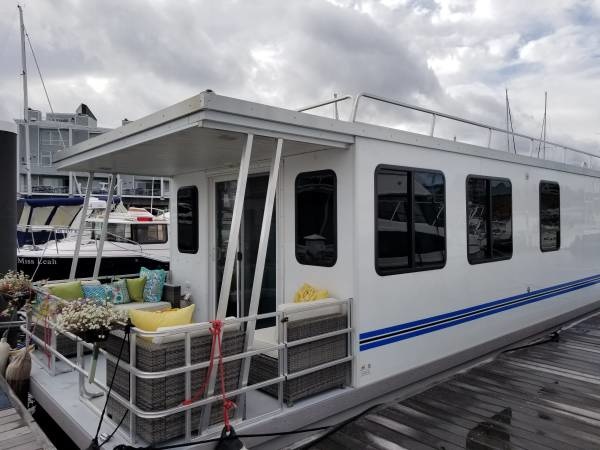 Catamaran Cruisers 12x39