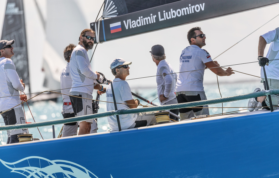 Владимир Любомиров на борту TP52 Bronenosec