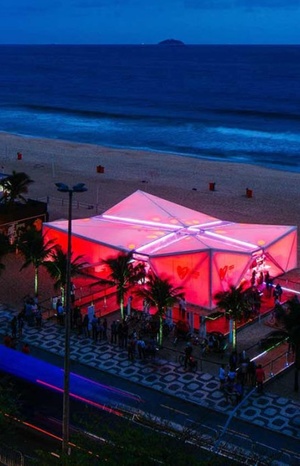 Sails at sea, sails on land