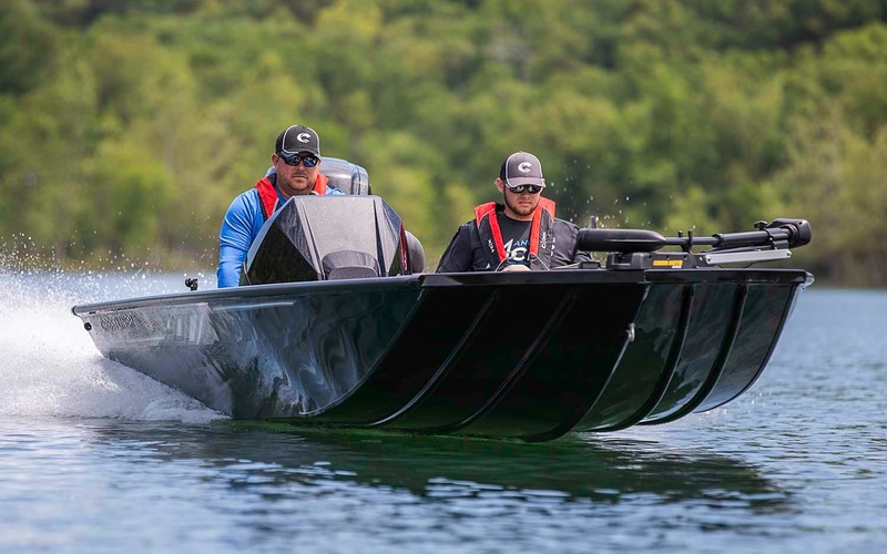 Crestliner XF 189  18' Shallow Water Bass Fishing Boat