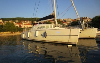 Lagoon 450 F