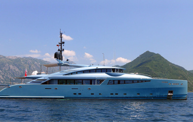 ISA Yachts Queen Alla