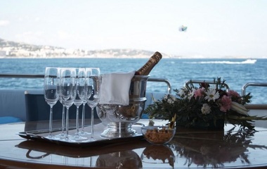 Falcon Champagne O'Clock