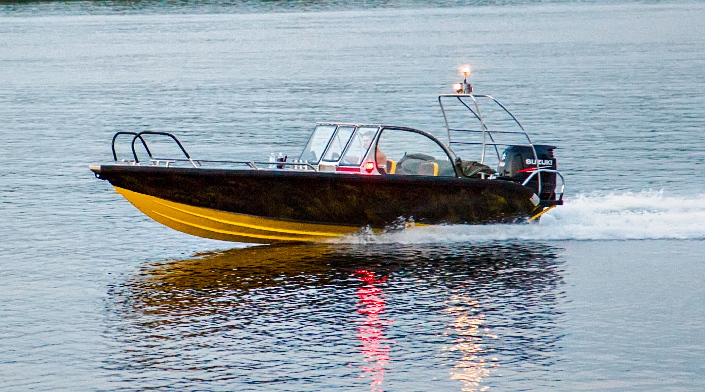 Катер стелс 545. Катер гарпун. Катер гарпун 545. Катер гарпун. Катер игуана кабин.