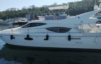Ferretti 550
