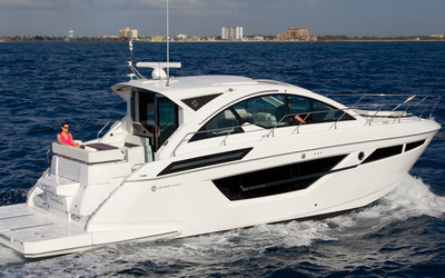 Cruisers Yachts 50 Cantius