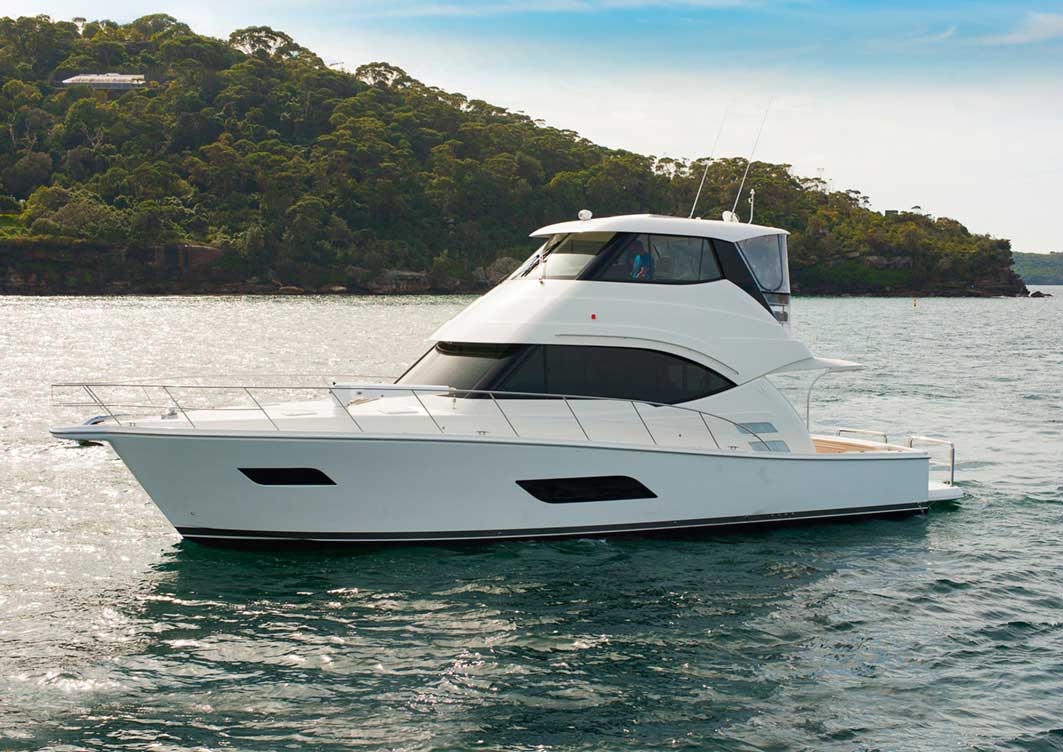 Riviera 52 Enclosed Flybridge: Prices, Specs, Reviews and Sales ...