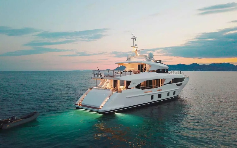 Benetti Delfino 95