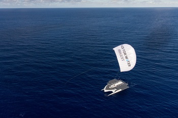 What are the alternatives to fossil fuels for yachts