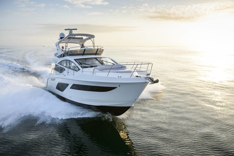 Yachts that will no longer produce Sea Ray: L550 Fly 