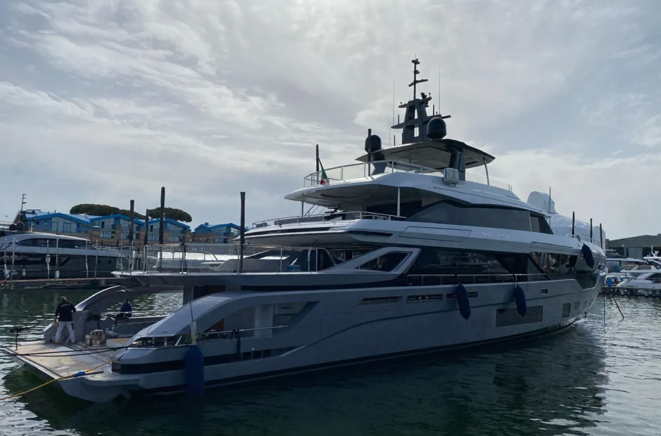 Azimut Noyata