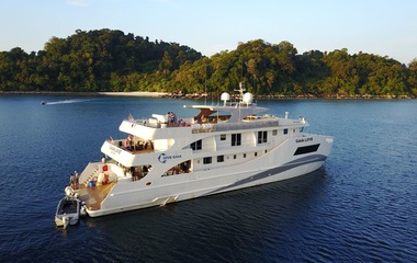 Custom Boats Gaia Love