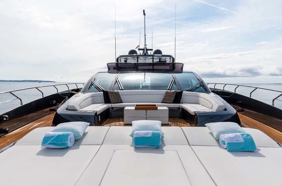 Riva Onyx