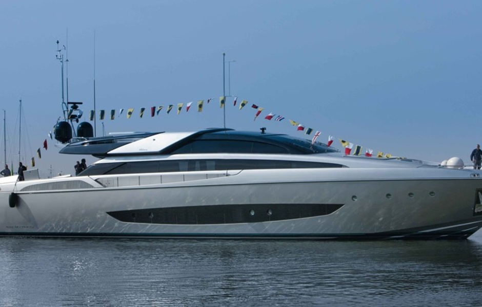 Riva 122' Mythos