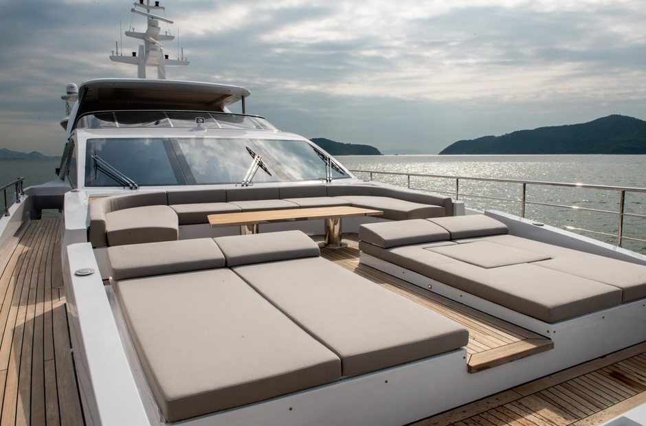 Azimut Long Live