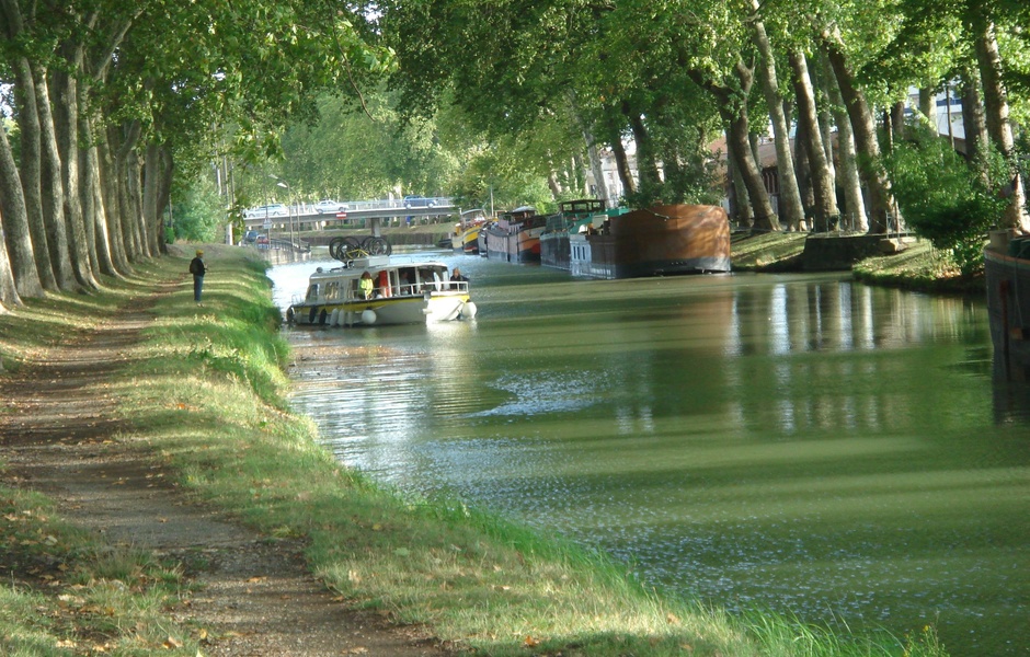 Французский Canal du Midi - типичный европейский водный путь. Уникален тем, что на нем действует в общей сложности 91 шлюз