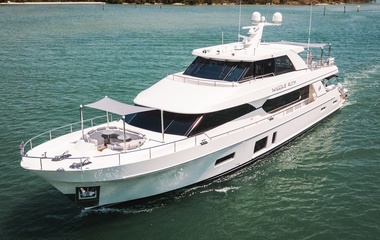 Ocean Alexander Wiggle Room