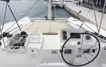 2013, Lagoon 450 F