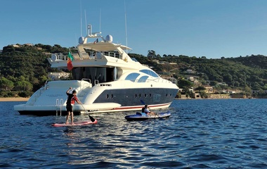Azimut Crystal