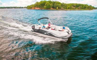 Larson 2400 Escape RT Twin Fish