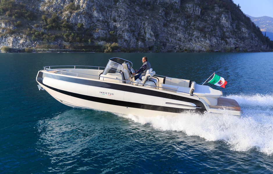 Invictus 280 TT