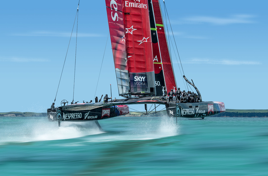 Pedal drive and pokerflies: what's behind New Zealand's success in the «America's Cup.»