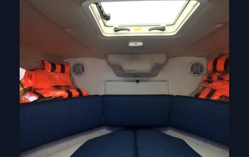 Bayliner 210 Deck Boat (2006)
