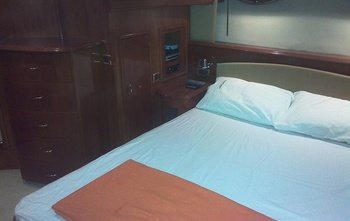 2004, Carver 570 Voyager