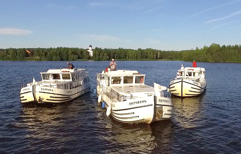 «Potudan» (center) in her best years. Photo: River Hoildays