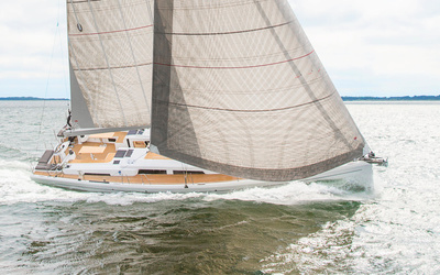 Hanse 548