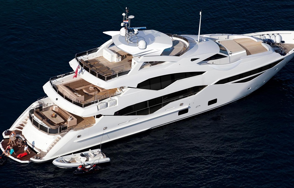 Первая ласточка нового модельного ряда Sunseeker - 40-метровая Sunseeker 131, которую верфь представит на боут-шоу в Лондоне в январе.