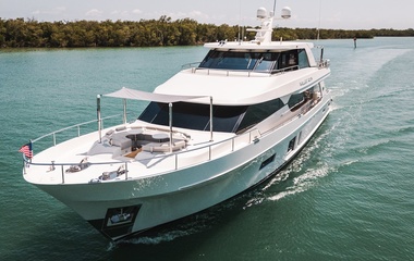 Ocean Alexander Wiggle Room