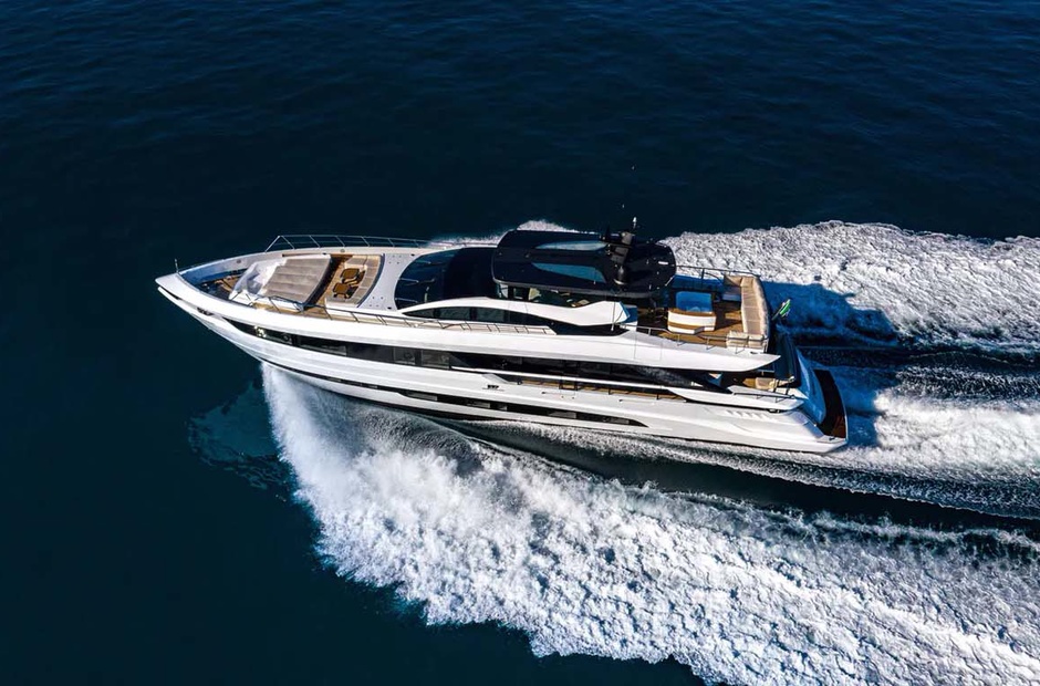 Mangusta Yesenia