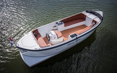 Maxima 750 Flying Lounge