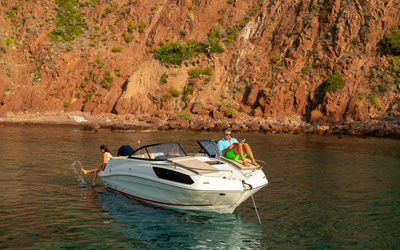 Bayliner VR6 Cuddy Outboard