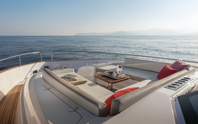 Azimut Magellano 66