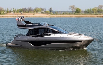 Galeon 470 Skydeck