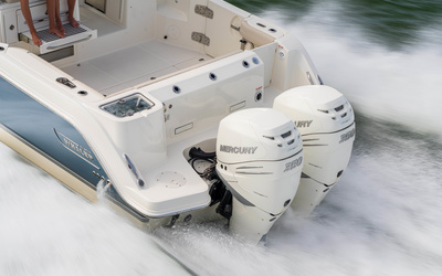 Boston Whaler 325 Conquest